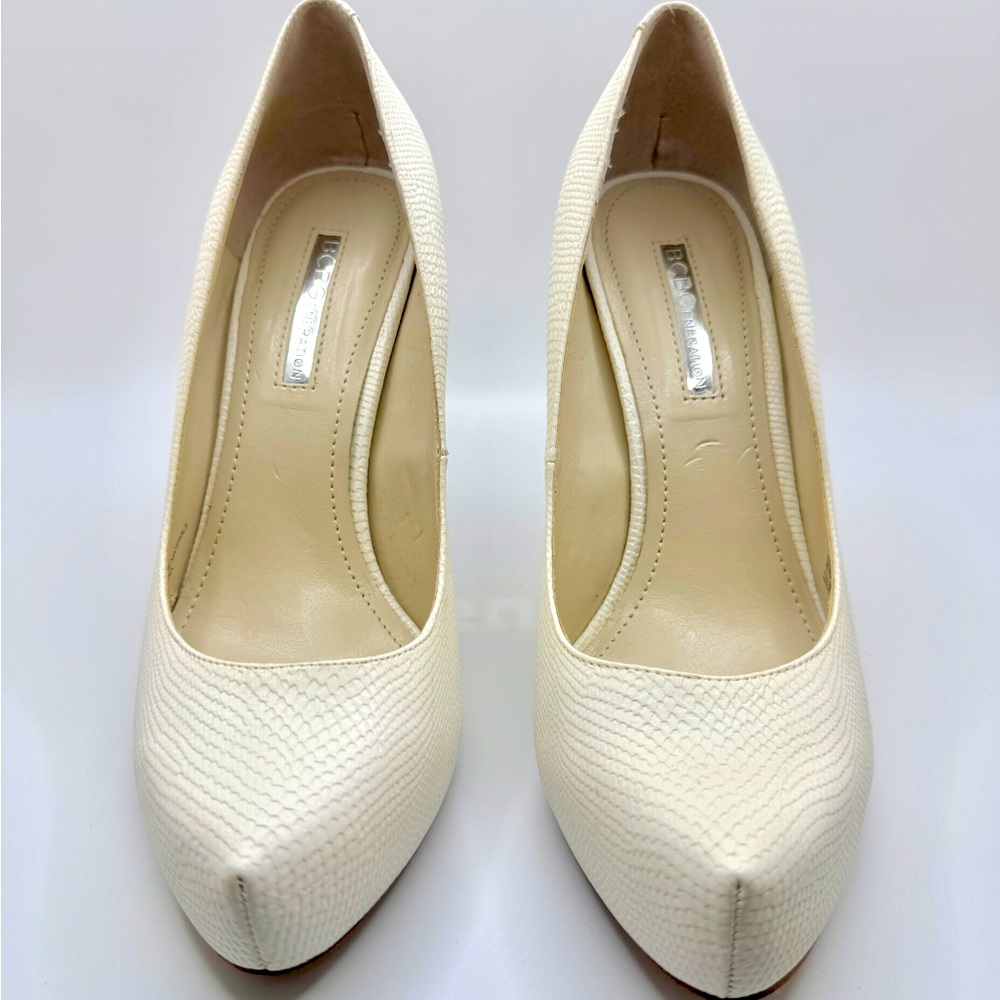 BCBGeneration Parade Off White Suede Leather Platforms Pumps Stiletto 8M